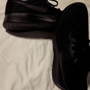 Black Nike running sneakers new no box